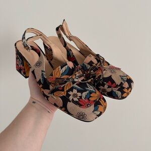 SHEIN Floral Block Heel Shoes - Multicolor